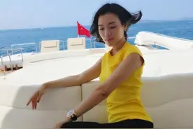 青年歌唱家陈思思晒旅游靓照 肤白貌美似18岁少女图片