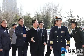 烟台警备区司令员金巍调研指导人防工作(图)图片