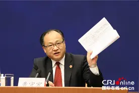 政府工作报告起草组负责人谈军费预算：8.1%增长不高图片