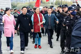 演员方芳终于回到家乡全椒！面对这道菜她差点掉泪：妈妈的味道……图片