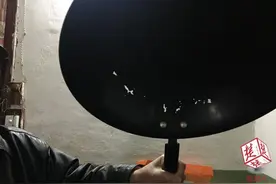 婆婆超市买口铁锅用两月后多处“穿孔”，厂家称尽快换个满意的锅图片