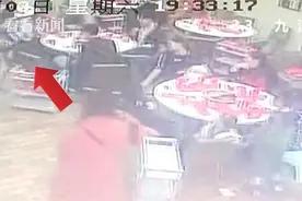 男子火锅店内用餐 被邻桌闹事者用灭火器“喷”晕厥险些割喉插管图片