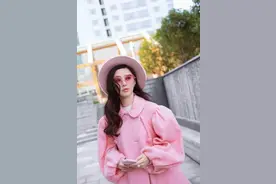 范冰冰参加巴黎时装周造型多变，外媒镜头下皮肤状态超好图片