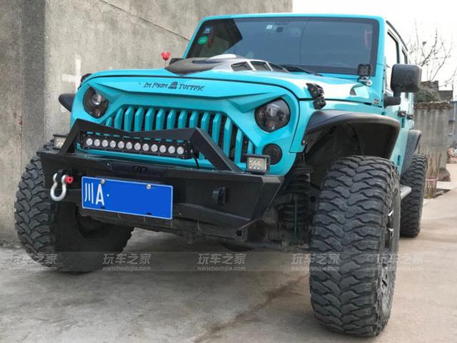 牧马人由丑到娘的进化改装 湖心蓝车漆吸引眼球