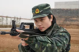 军营中的铿锵玫瑰！河南90后女兵班长是怎样炼成的？图片