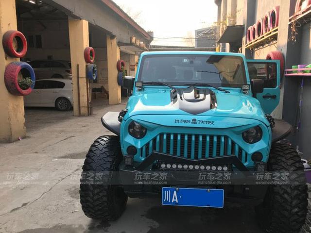 牧马人由丑到娘的进化改装 湖心蓝车漆吸引眼球