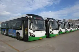 公交304路每天开通两班快车接驳地铁图片