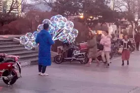 “网红气球”存隐患购买把玩须谨慎图片