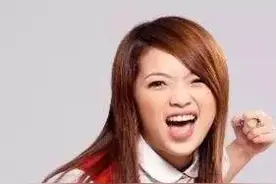 31岁女星曾因自残遭退团 现在的她变得这么美图片
