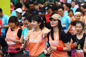 不怕非洲选手抢奖金，上海马拉松特设“中国跑者名次奖”图片