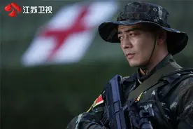“小包总”杨烁主演剧版《红海行动》 导演刘猛解释：我看中他可爱图片