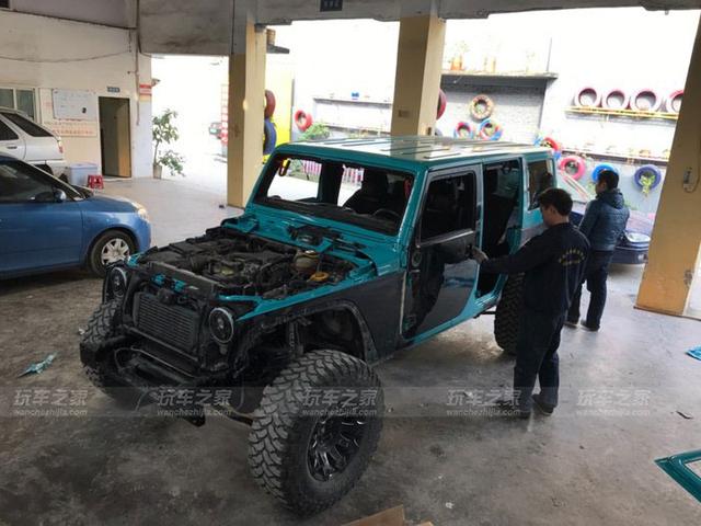 牧马人由丑到娘的进化改装 湖心蓝车漆吸引眼球