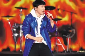 张杰录《王牌对王牌》意外受伤 综艺安全问题引关注图片