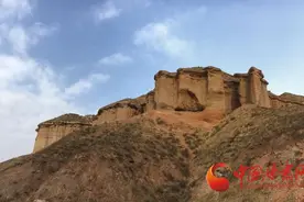 丝绸古道天斧沙宫国际徒步摄影大赛在兰州举行图片