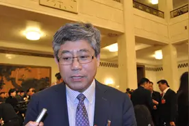 专访全国政协委员白重恩：去杠杆和优化投资结构应该相辅相成图片