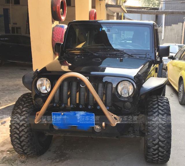 牧马人由丑到娘的进化改装 湖心蓝车漆吸引眼球