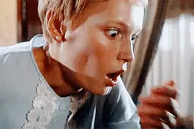 27岁儿子就要结婚了，52岁妈妈却意外怀孕！她决定……图片