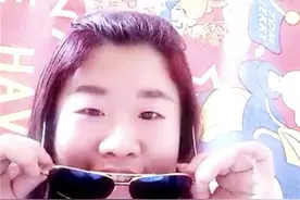 “仙女”王守英：服装设计梦碎转型直播“网红”图片