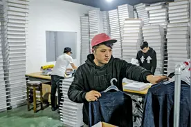 杭州小镇来了洋设计师 这家服装企业挖出新蓝海图片
