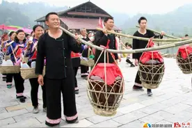 浓情“四月八”苗族同胞热情好客 苗酒大获赞赏图片