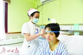 女孩脑组织仅剩三分之一图片