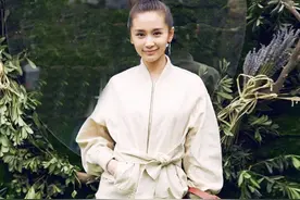 曲筱绡到底都穿了哪些衣服？亚洲姑娘们可以学学看图片