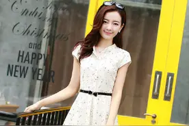 挑一件棉麻美衣，清爽遮肉还洋气图片