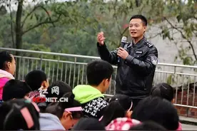 肖银锄：交通安全战线的“双峰好声音”图片