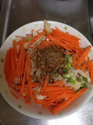 皮肤发硬粗糙鸡皮状