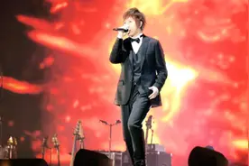 五月天主唱阿信隐婚生子？多名命理师算出其已婚，本人回应很逗视频封面