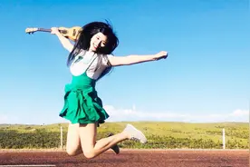 女生细腻回应周杰伦《等你下课》：《放学别走》等着我好吗？