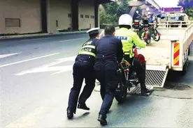 龙岗交警身着便衣整治查扣涉摩涉电车辆图片