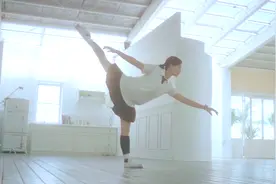 日本艺考学生,即兴跳起了一段芭蕾舞,连导演都忍不住称赞,惊艳!视频封面