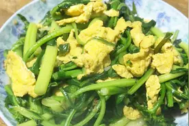 菜薹的新做法，搭配土鸡蛋，色香味俱全非常下饭哦视频封面