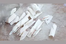 饭店薄薄的五花肉，原来是这样切出来的，还以为要多好的刀工