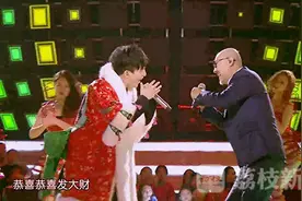 2018元宵荔枝灯会｜大张伟唱腾格尔《天堂》，模仿王菲唱腔？图片