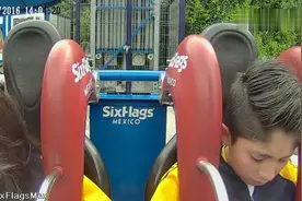 囧！少年坐过山车 连续昏厥4次 最后都哭了
