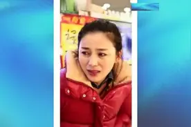 五岁儿子被人贩子拐走割舌头失去双臂，父母在街上碰见儿子乞讨！视频封面