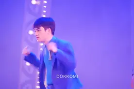 其实都暻秀真的很认真跳舞 但我就想笑