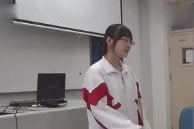 人大附中的妹子，她一张嘴，整个世界都安静了！视频封面
