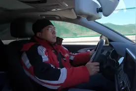 宝马X5与奥迪A6allroad，SUV与旅行车哪个更入你眼？视频封面