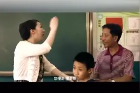 老师要求明天穿校服，这小破孩穿个孝服上学，碰上这样的学生醉了