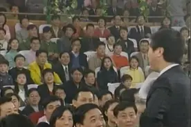 冯巩、牛群对口相声，你分得清楚谁是捧哏谁是逗哏吗？搞笑走起！视频封面