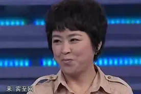 45岁求职大姐做保险年薪30万想转行，多位BOSS给她开出优厚岗位！视频封面