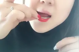 教你自制撕拉唇彩！制作简单还健康的小技巧！