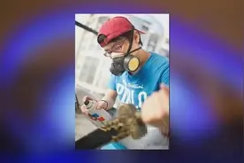 90后男子辞去咖啡师工作专职“铸剑”