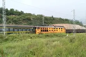现场实拍：山西省潞城市常村火车站，6044次火车发车视频封面