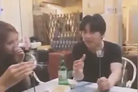 韩国大妈在酒桌上练得绝技，太牛视频封面