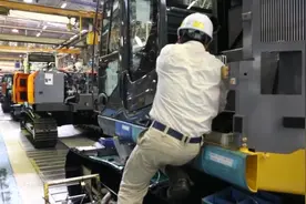 走进日本日立重工挖掘机生产总装生产线 看生产全过程