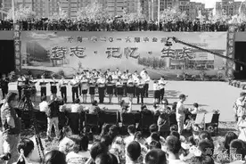中学校长你：到大学谈恋爱吧！图片